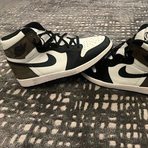 Jordan Men's Black, White, and Brown Sneakers